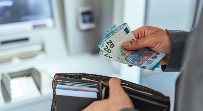 383 forint fölött az euró