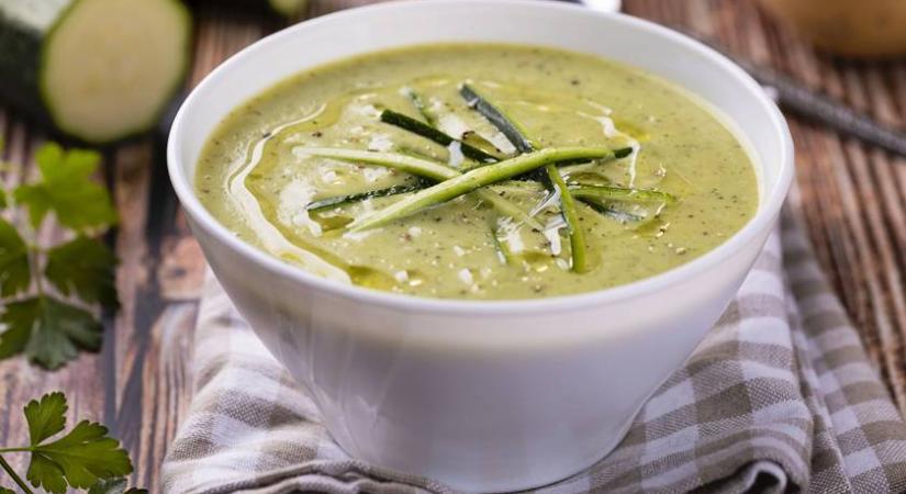 Selymes cukkinikrémleves sült zöldségből: alig van benne kalória