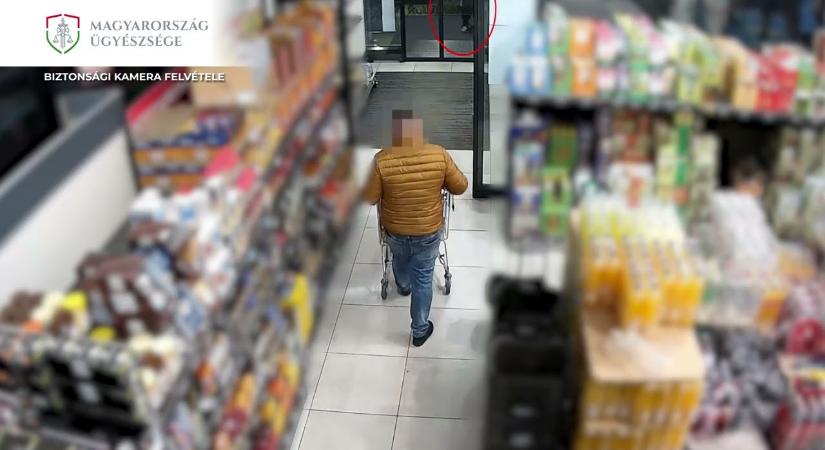 Fizetés nélkül tolták ki a bevásárlókocsit három üzletből is Sárváron