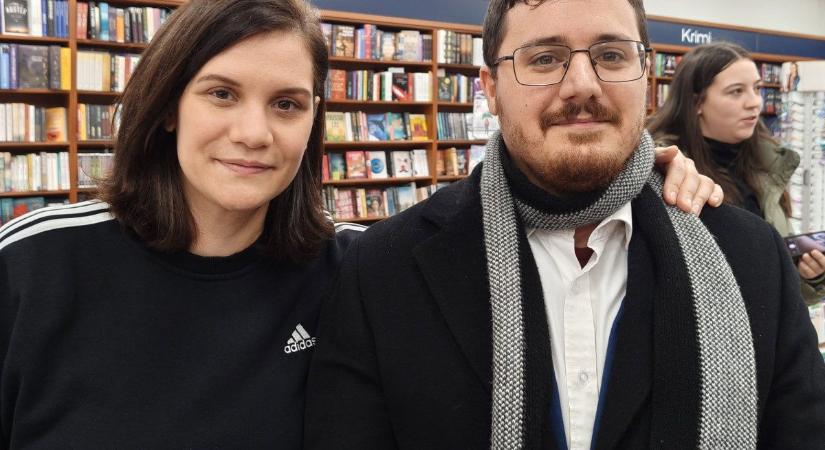 Debrecenben dedikált Pottyondy Edina: brutál hosszú sor várta