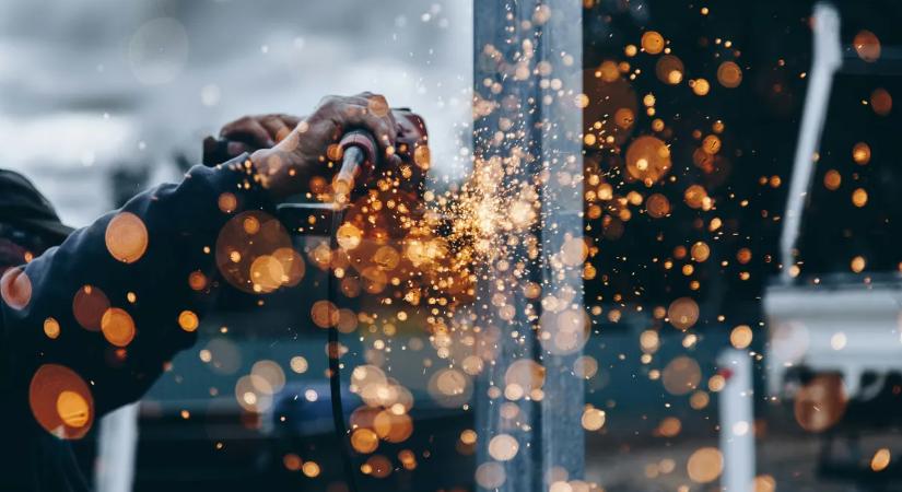 Megjöttek a friss számok: a kormány programjai húzzák fel az ipart