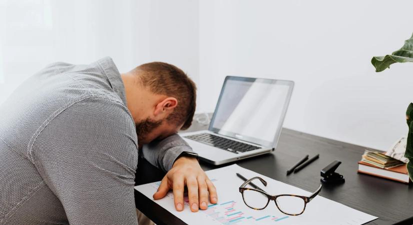 A tartós alváshiány alattomosan rombol: ez történik a testedben