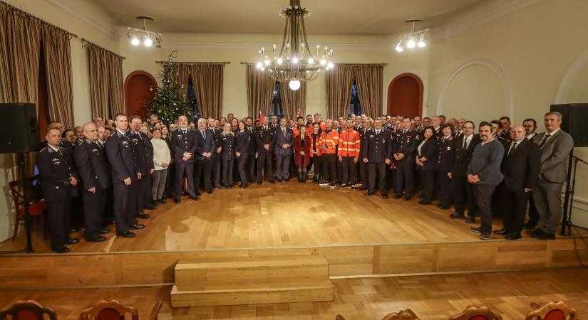 Átadtuk rendvédelmi dolgozóink év végi jutalmát – Köszönjük helytállásukat!