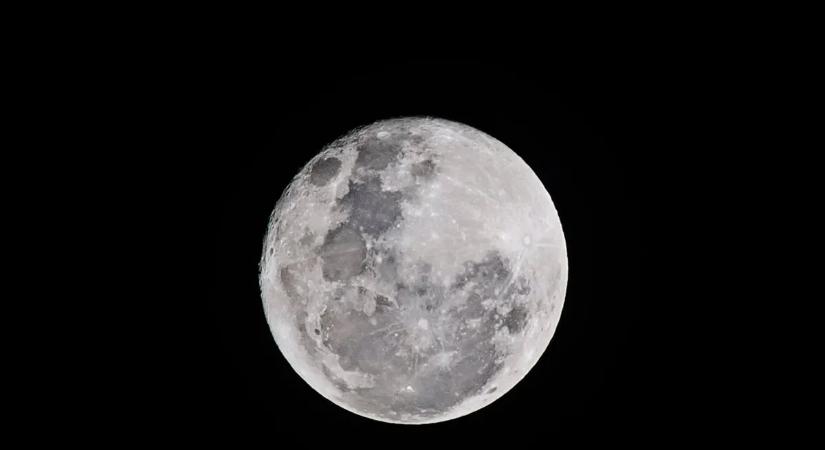 Most ragyog 2025 utolsó, óriásira nőtt Hideg Szuperholdja!