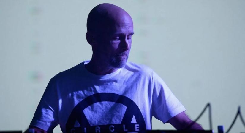 Moby visszatér Budapestre