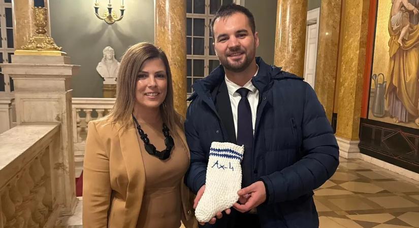 Kapu Tibor visszakapta elhagyott zokniját