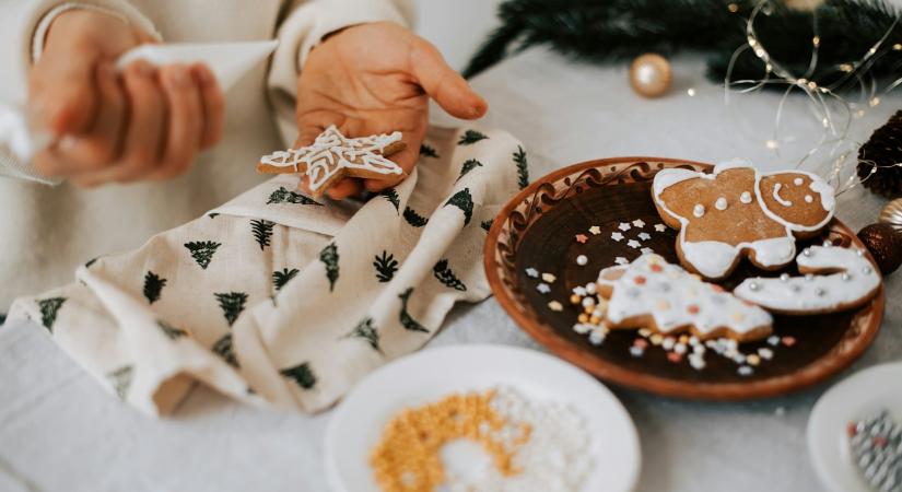 10 egyszerű mézeskalács dekorációs ötlet, amit gyerekjáték megcsinálni