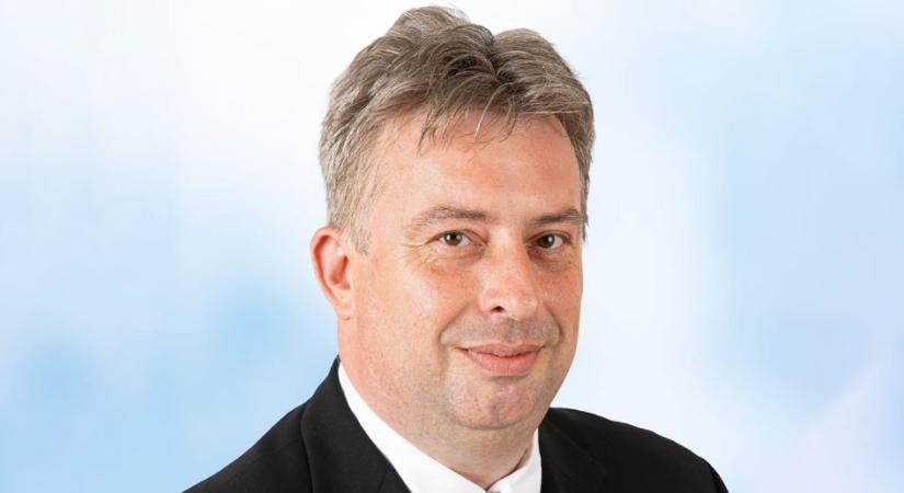 Csalás gyanúja miatt nyomoznak az orosházi Fidesz frakcióvezetőjét érintően, akitől milliókat követel vissza a város