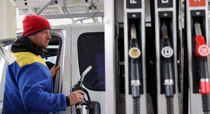 Mikuláskor sem ússzuk meg a változást: ennyit fizetsz az üzemanyagért szombaton