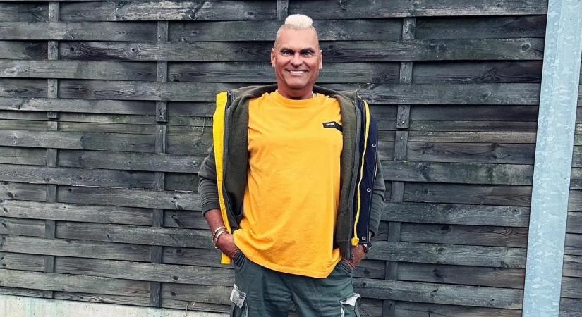 Csattanás a Váci úton: totálkárosra tört egy autó, a magyar énekes is érintett