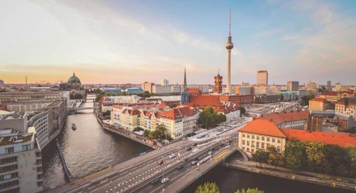 Beindultak a németek? – Komoly növekedés látható a feldolgozóiparban és a járműgyártásban