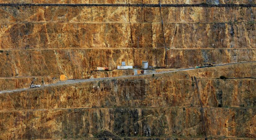 Több tízezer milliárd forintnyi aranyat találtak munkások