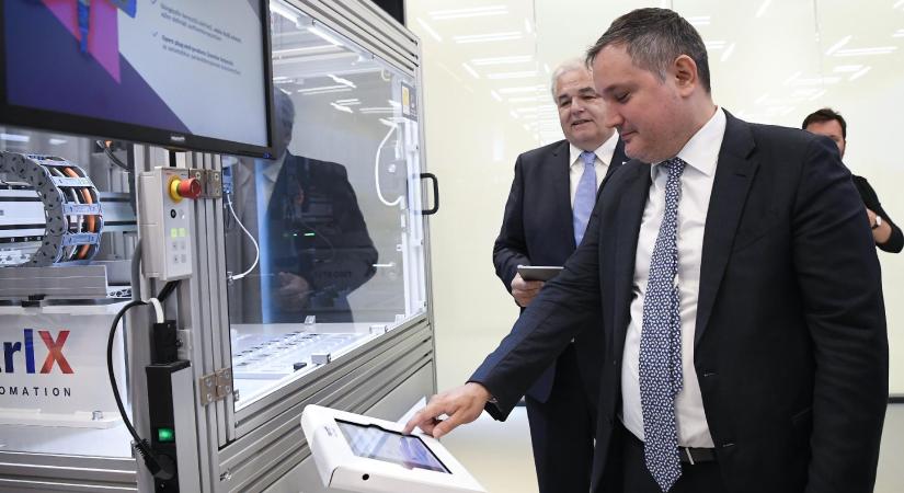 A Tisza nem létező adóprogramjával magyarázza az NGM az ipar rossz teljesítményét