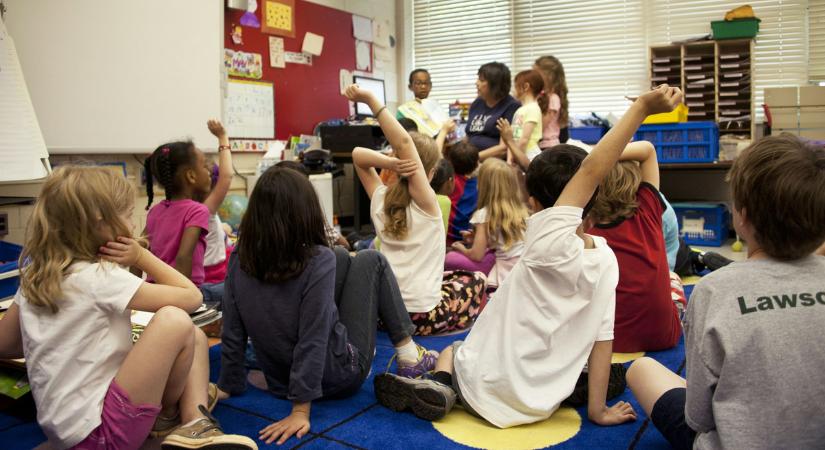 Nem várt helyről jött a segítség: Elsősök mentették meg a fuldokló tanítónő életét