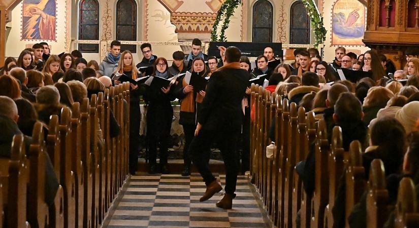 Tíz évvel ezelőtt indult el az az adventi hagyomány, ami ma is fontos része az adventi készülődésnek Debrecenben