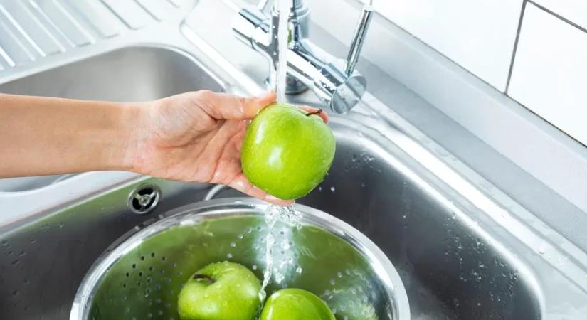Hibázunk, ha így teszünk: nem elég sima vízzel megmosni a gyümölcsöt