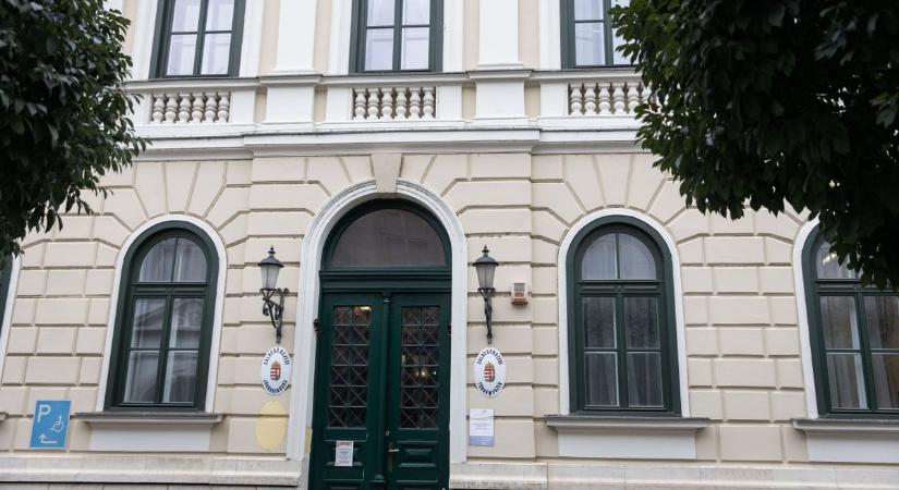 Ez a férfi a csillagokat is lehazudta az égről - most a bíróságon faggatják