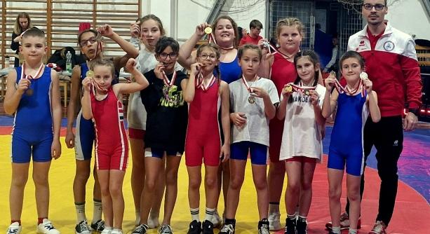 Ismét remekeltek az ifjú birkózók