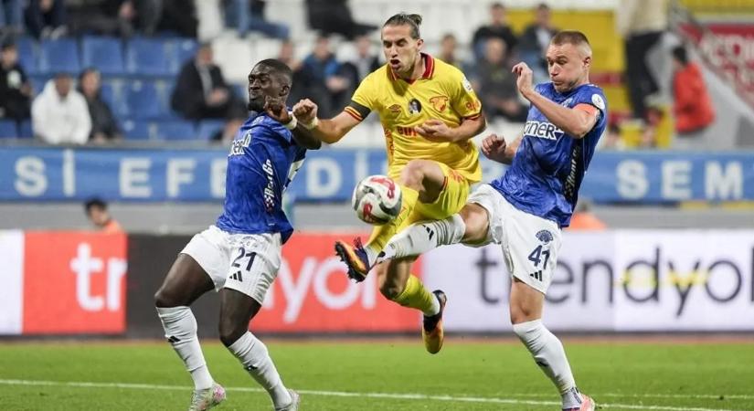 Kirúgták az edzőt, híres utód érkezett a helyére: mi lesz így a magyar válogatott focistával?