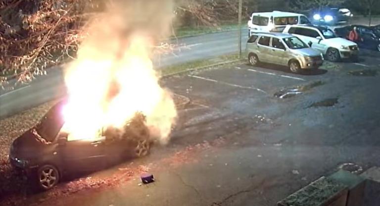 Felgyújtotta haragosa autóját egy esztergomi férfi