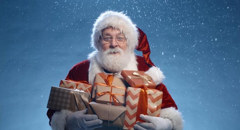 Egy falu, ahol már negyedszázada házhoz jön a Mikulás – idén 7 nagyszakállú és 7 krampusz járja a házakat