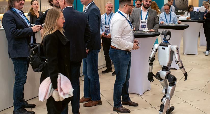 Az ember és a mesterséges intelligencia közös napja