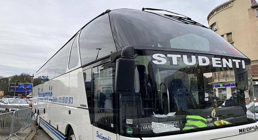 Még egy autóbuszt visszakapott az egyetemistákat szállító fuvarozó