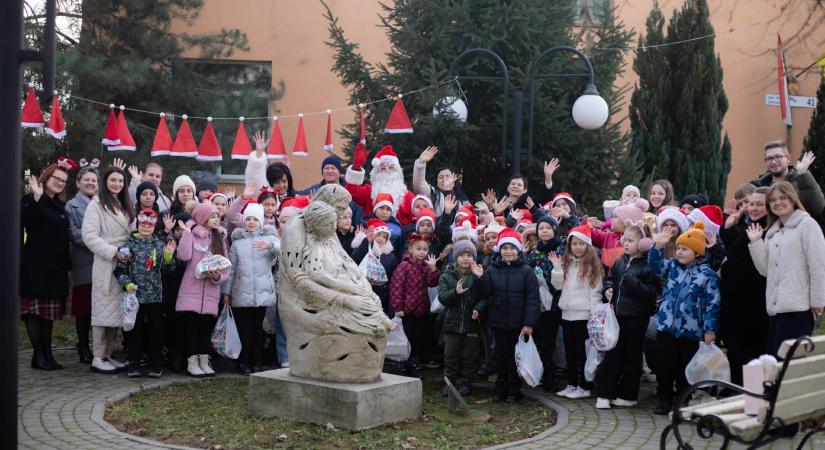 Csillogó szemek, ünnepi csoda: megérkezett a Mikulás a jánosi és balazséri gyerekekhez