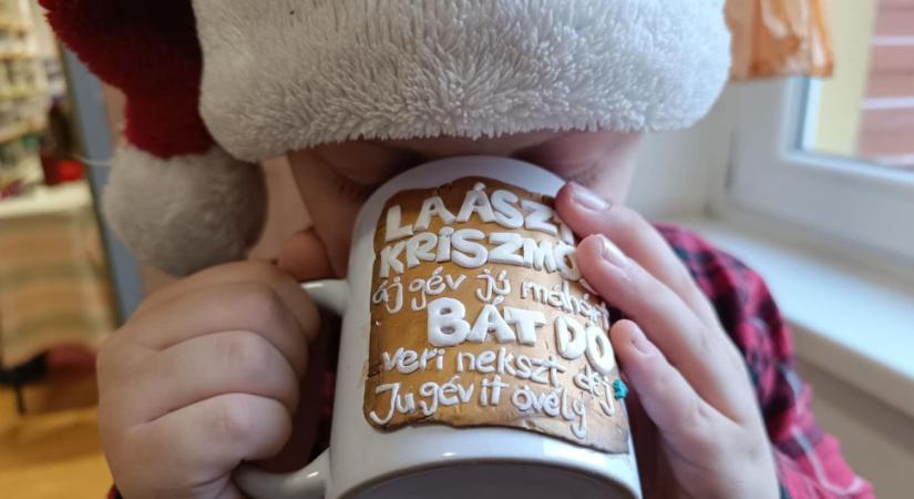 Mikulás sapkás gyerekektől zengett reggel Sárberek - videón az imádnivaló nebulók