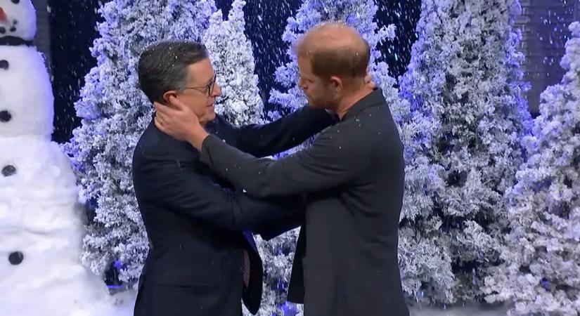 Ezt nem láttuk jönni: Harry herceg tettén teljesen ledöbbent a közönség – Fotó!