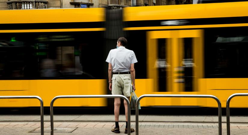 Most érkezett: brutális erejű baleset történt, megbénult a nagykörúti villamosforgalom