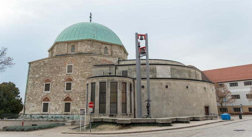 Nyolc év után újra működik a pécsi dzsámi liftező harangtornya