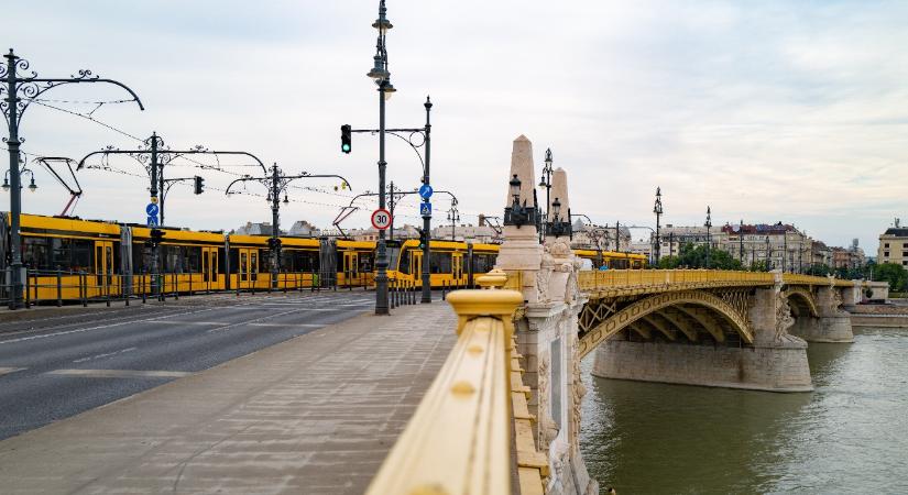 Baleset akadályozza a Nagykörút villamosközlekedését