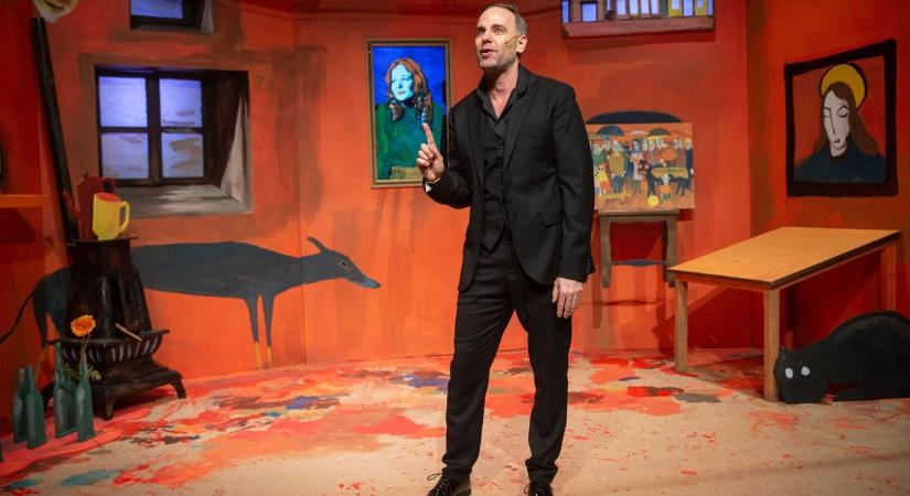 Járai Máté Kecskeméten mutatta be monodrámáját Törőcsik Mariról, Marimamáról – fotók