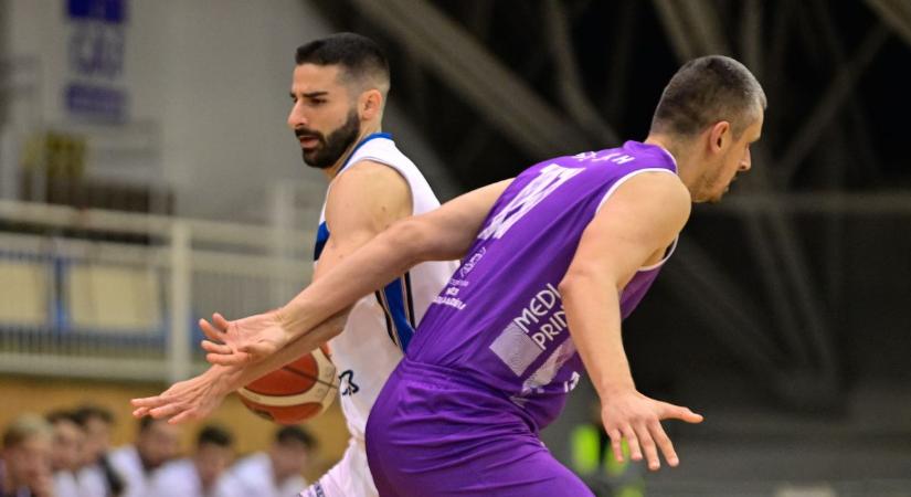 A kispadon és a keretben is volt változás a szegediek ellenfelénél