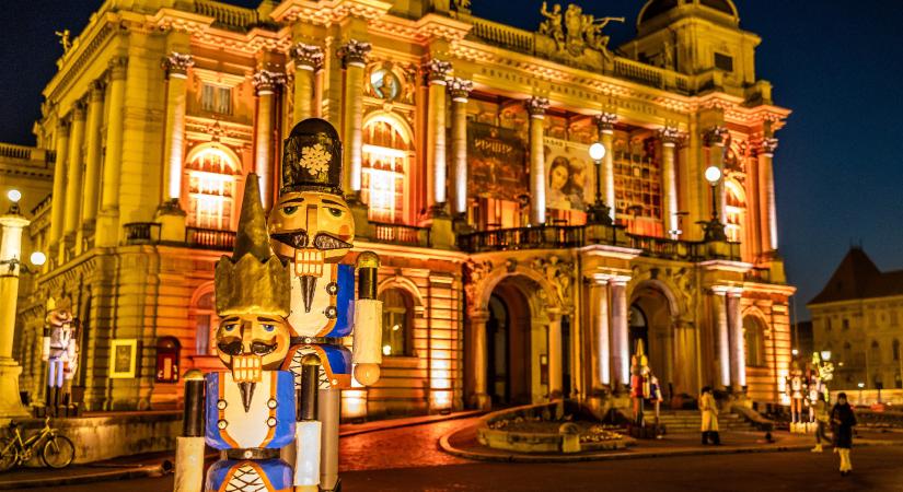 A város, amely fényben fürdik