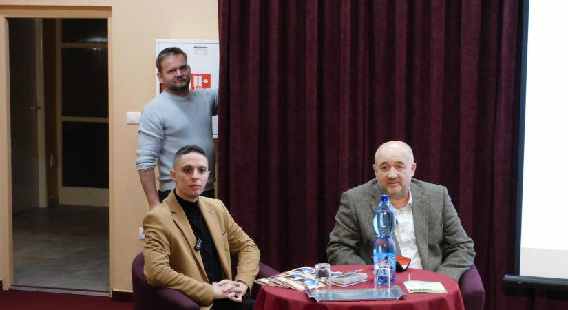 Évszázadok lelkipásztorainak öröksége tárult fel Naszvadon – bemutatták a Lelkek őrizői új kötetét