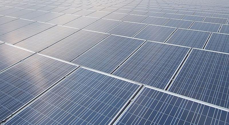 Naperőműveket vásárol a Mol