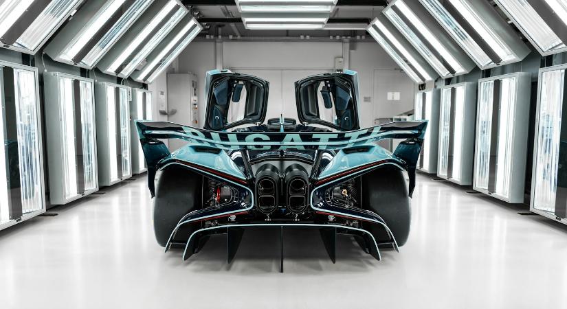 Káprázatos autóval zárja le a Bugatti a W16-os korszakot