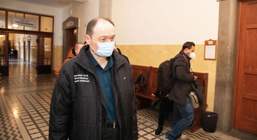 Az elítélt volt főügyész megint beleszállt az igazságszolgáltatás vezetőibe