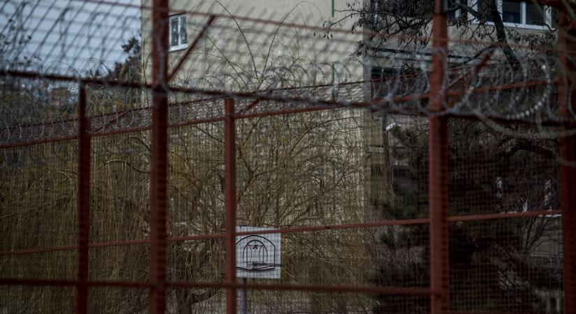 Azonnali hatállyal menesztették a Szőlő utcai intézetből a rendészeti vezetőt, aki Juhász Péter Pál bizalmasa volt