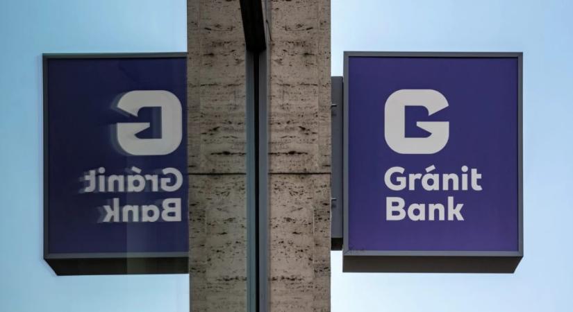 Újabb országban terjeszkedne Tiborcz István bankja