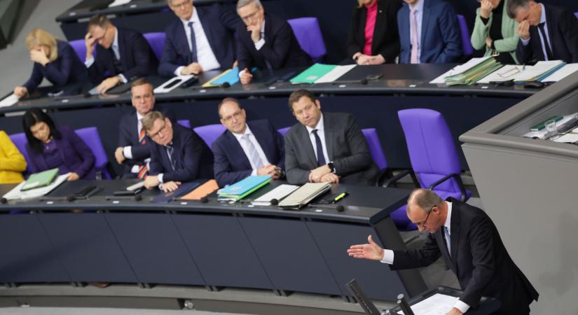 A német parlament elfogadta a katonai szolgálatról szóló törvényt