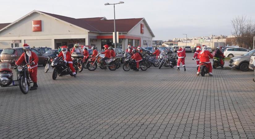 Motoros Mikulásokkal telt meg a város
