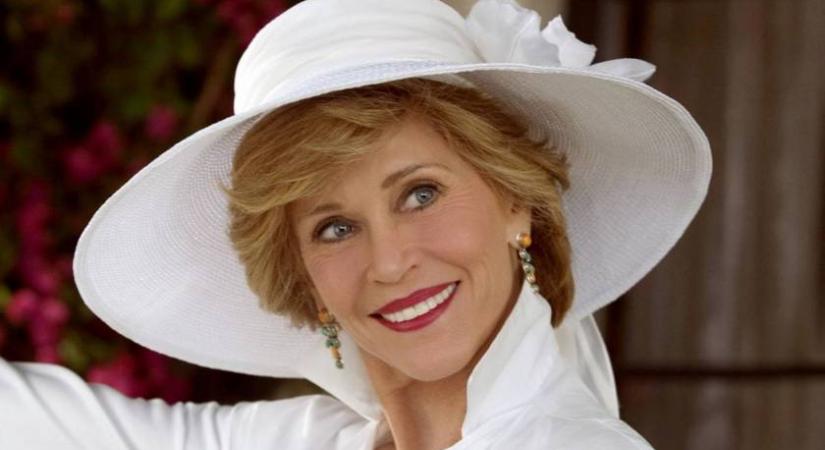 A 87 éves Jane Fonda arca retus nélkül: ennyire más, mint a szerkesztett címlapokon