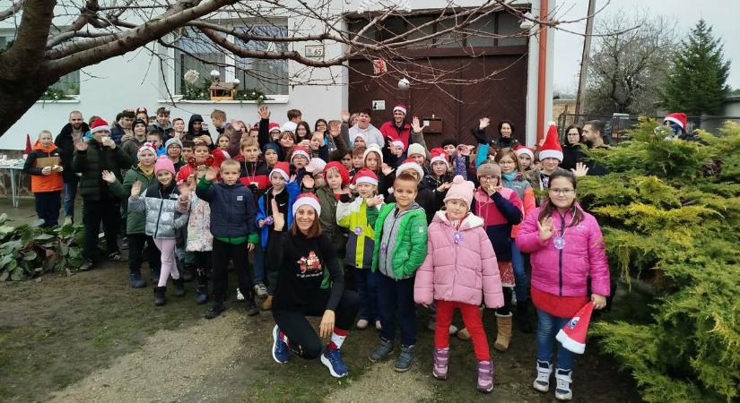 Mikulás futás: tizenegyedszer mozgatták meg a bezenyei gyermekeket