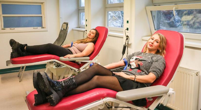 Adventi kalendárium 2025: ma véradáson járt a Vas Népe