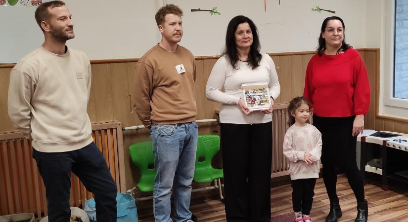 Fészekhinta lesz a Kincses Vásárhely naptár bevételéből