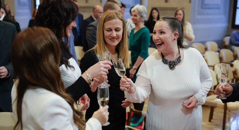 Autószerelők és kozmetikusok emelkedtek mesterré az egri mesteravatón  fotók