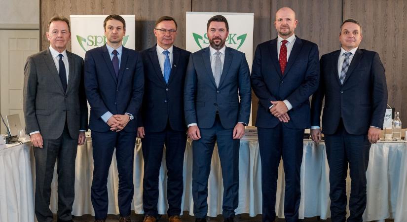 Uniós szintű tiltakozáshullám indult az agrárköltségvetés megnyirbálása ellen